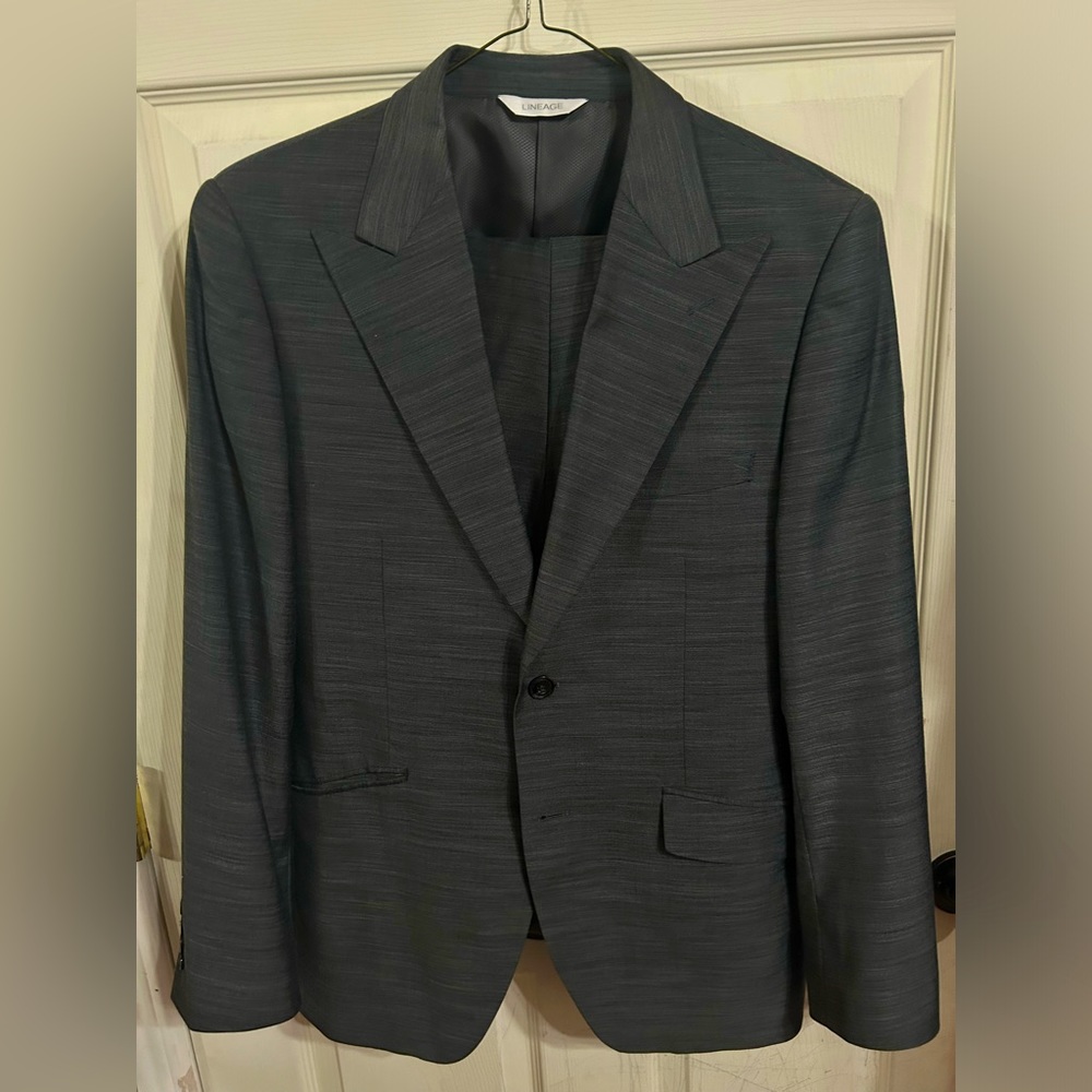 Lineage Men’s Charcoal Suit 40R